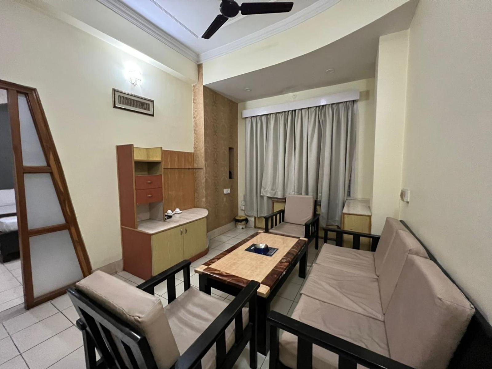 Hotel Bluemoon Guwahati Zewnętrze zdjęcie
