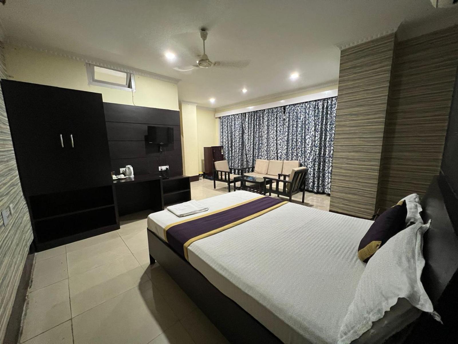 Hotel Bluemoon Guwahati Zewnętrze zdjęcie